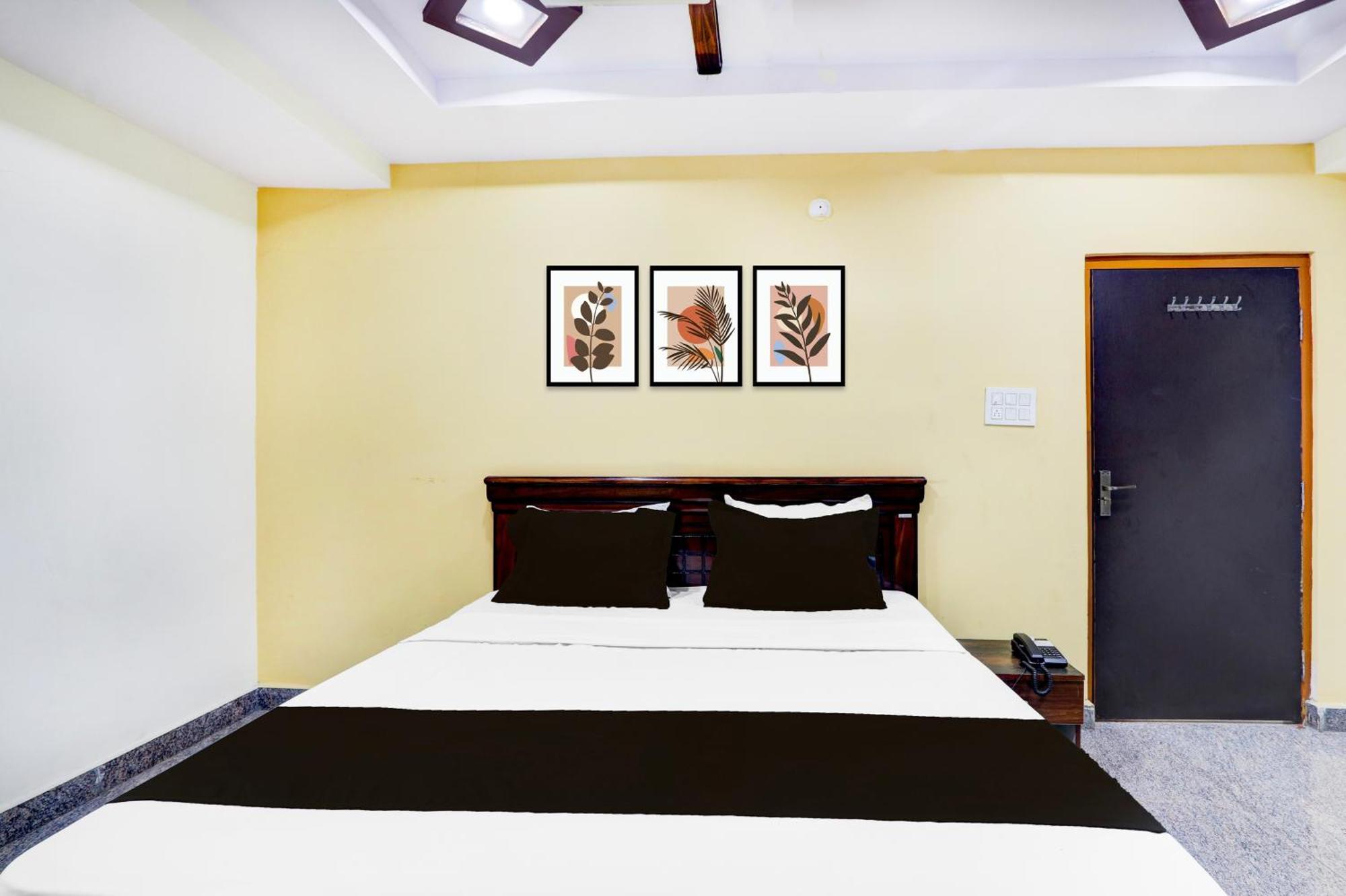 Hotel O Anoos Minarva Хидерабад Екстериор снимка