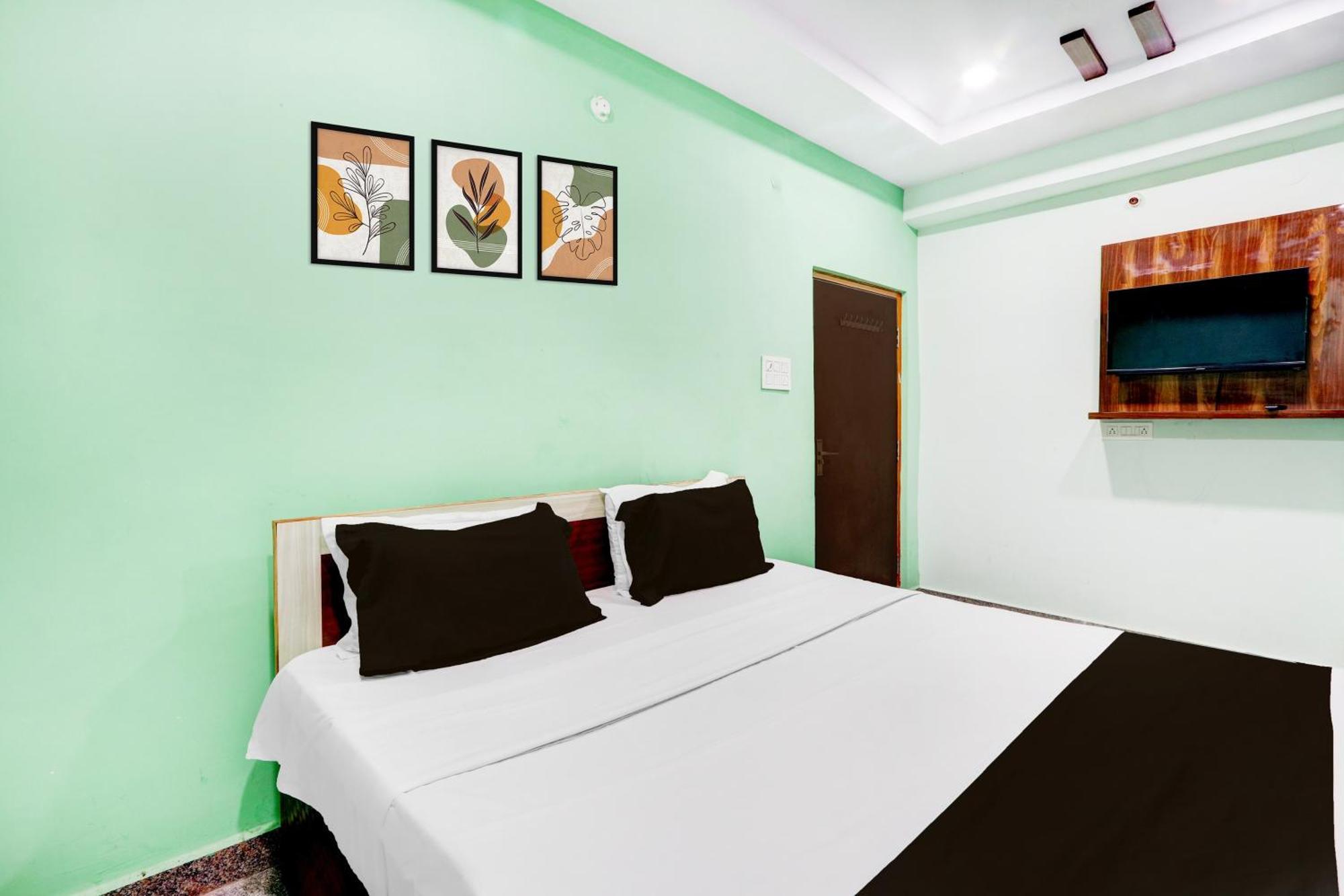 Hotel O Anoos Minarva Хидерабад Екстериор снимка